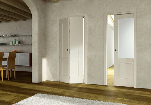 Межкомнатная глухая дверь-книжка и откатная дверь со стеклом Classic Ghizzi Benatti d2b