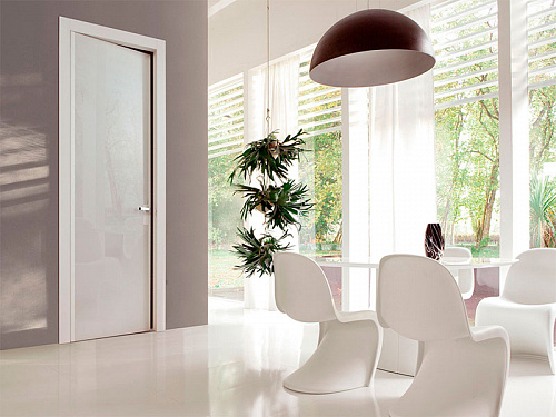 Межкомнатная дверь со стеклом Top Design Ghizzi Benatti reflex total white
