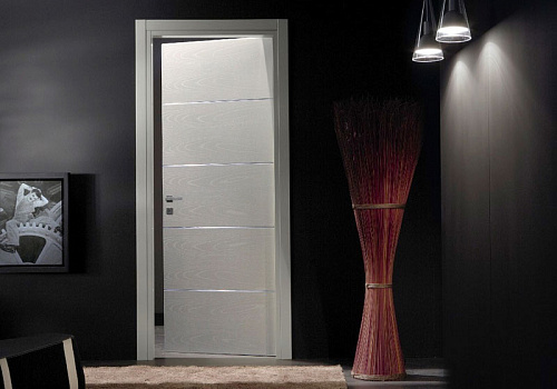 Межкомнатная шпонированная дверь с открытыми порами и алюминиевыми вставками Design Ghizzi Benatti boston 4